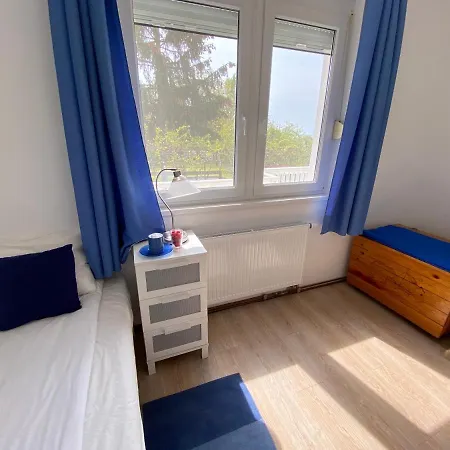 Dandelion Szepvoelgyi Vendeghaz *