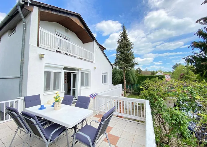 Dandelion Szepvoelgyi Vendeghaz * Badacsonytomaj